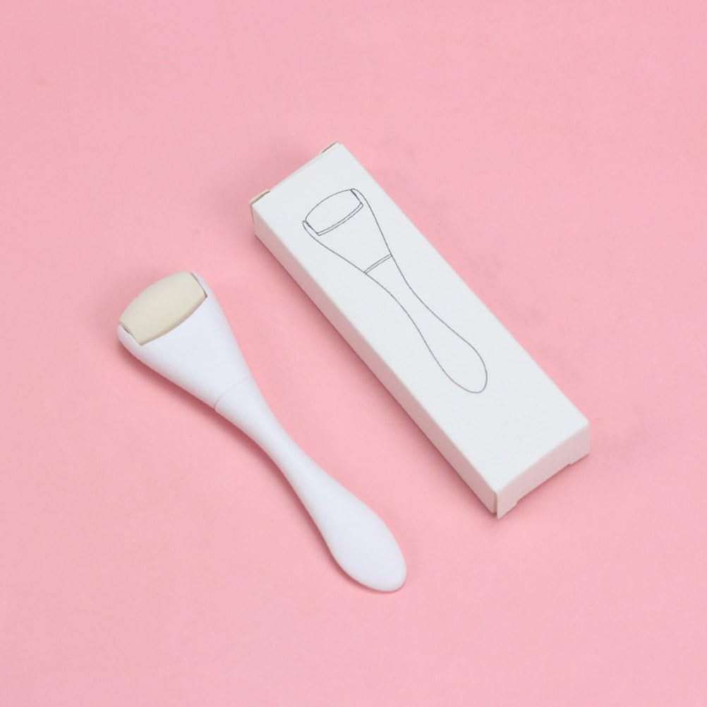 Oil Absorbing Volcanic Rollers, Oily Skin Control Roller Oil Absorbing Sticks Oil Blotting Stick Results Remove Excess Shine for Face Oily Skin Care Tools White