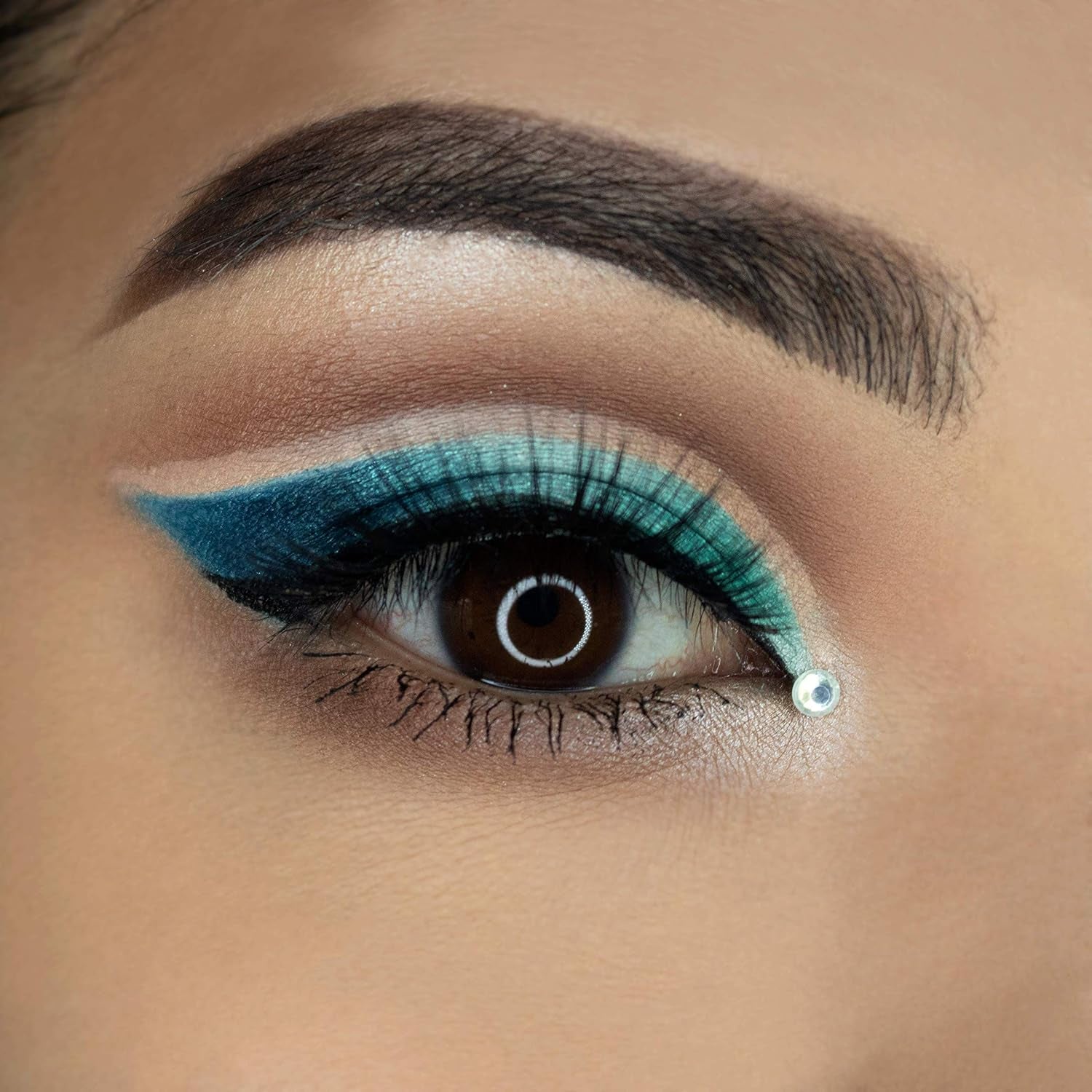 24 Eyeshadow Palette - Eye Makeup Palette with Matte, Shimmer and Metallic Finishes - Face Makeup Palette - Bondi - 2.5 Oz