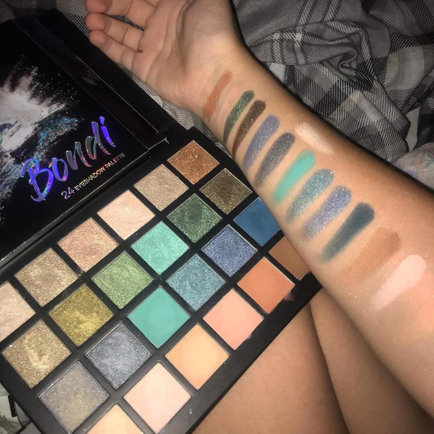 24 Eyeshadow Palette - Eye Makeup Palette with Matte, Shimmer and Metallic Finishes - Face Makeup Palette - Bondi - 2.5 Oz